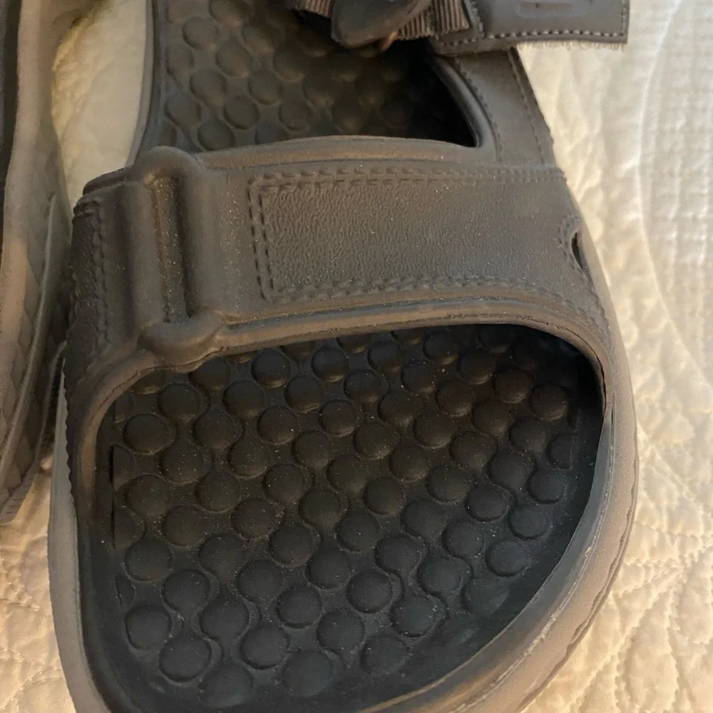 Men's Gray Skechers Sandals Size 13 Lots of Cushion and Comfort. NWOT